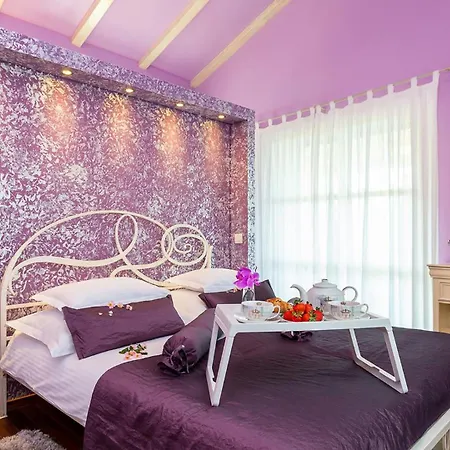 Villa Beautiful Salvea With Pool In Porec Montižana