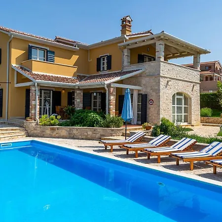 Beautiful Salvea With Pool In Porec *