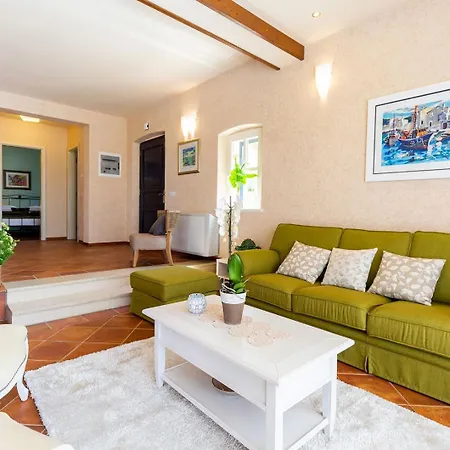 Beautiful Salvea With Pool In Porec Villa Montizana
