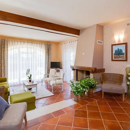Beautiful Salvea With Pool In Porec Villa