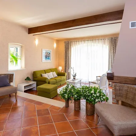 Beautiful Salvea With Pool In Porec Villa Montizana