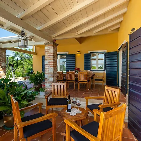 Villa Beautiful Salvea With Pool In Porec Montizana